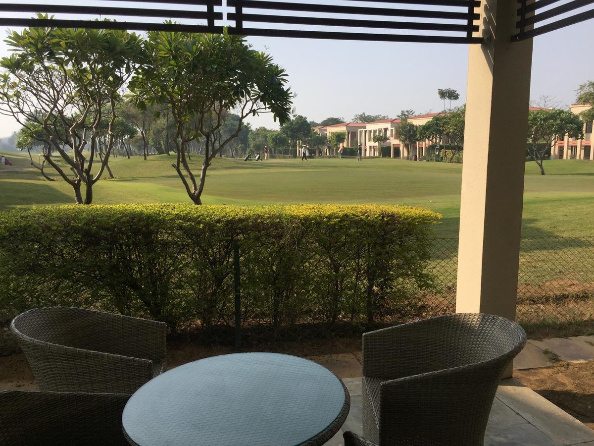 Beautiful Apartments at Tarudhan Valley Golf Resort, Manesar Gurgaon Extérieur photo