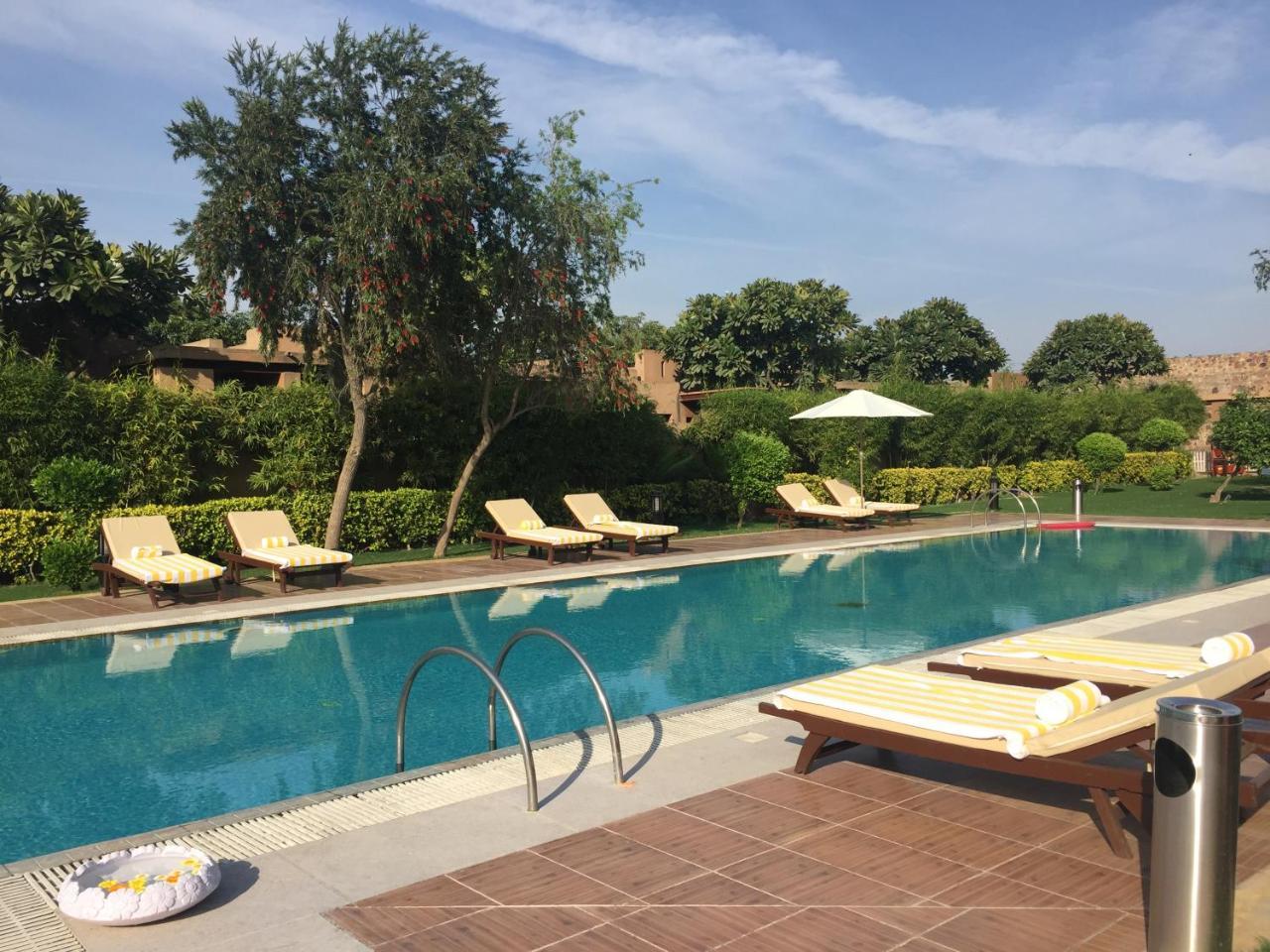 Beautiful Apartments at Tarudhan Valley Golf Resort, Manesar Gurgaon Extérieur photo